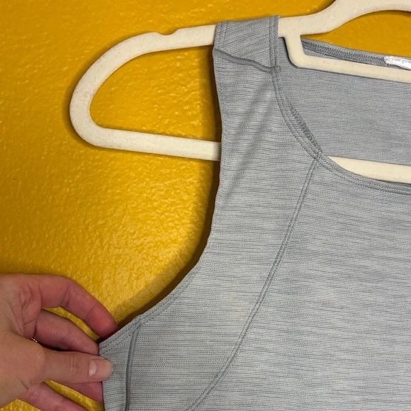 Gymshark Women’s Light Gray Tank Top S/M Good Condition! - Picture 4 of 6